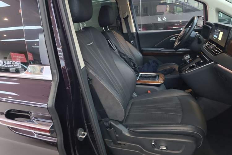 Used Hongqi HQ9 PHEV 2024 2.0T Four-Wheel Drive Luxury Edition Right Front Seat