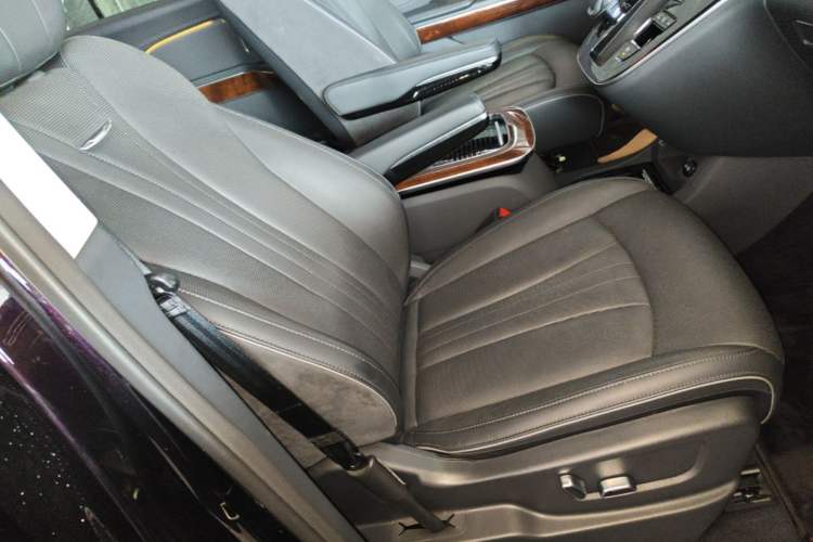Used Hongqi HQ9 PHEV 2024 2.0T Four-Wheel Drive Luxury Edition Right Front Seat