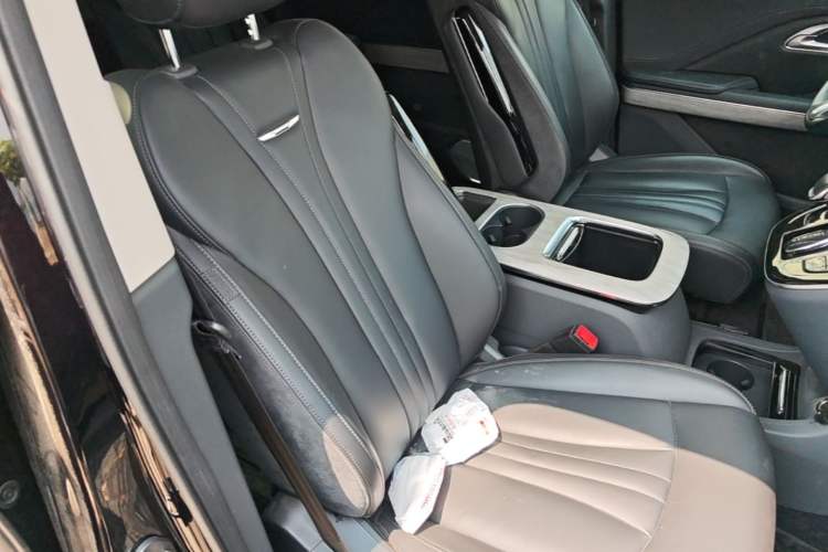 Used Hongqi HQ9 PHEV 2024 2.0T Four-Wheel Drive Business Edition Right Front Seat