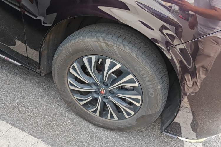 Used Hongqi HQ9 PHEV 2024 2.0T Four-Wheel Drive Luxury Edition Right Front Wheel Hub