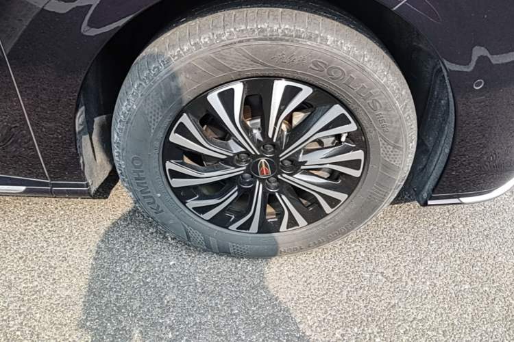 Used Hongqi HQ9 PHEV 2024 2.0T Four-Wheel Drive Luxury Edition Right Front Wheel Hub