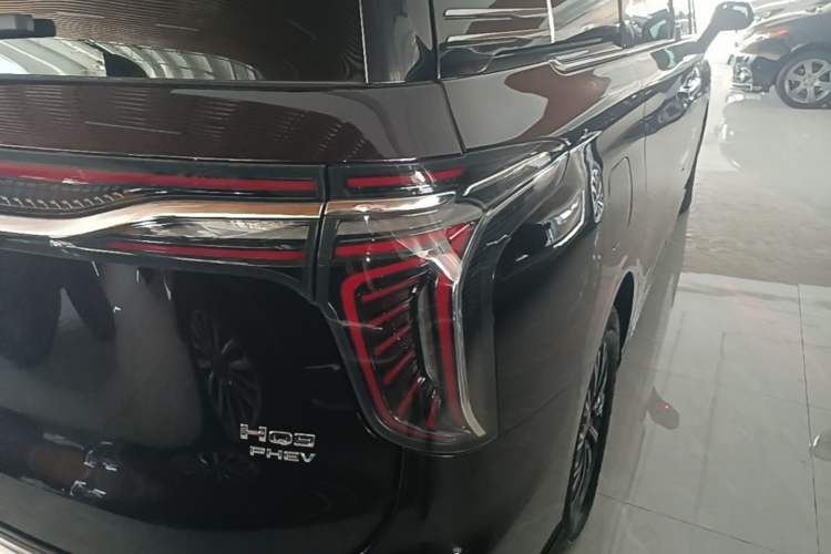 Used Hongqi HQ9 PHEV 2024 2.0T Four-Wheel Drive Luxury Edition Right Rear Taillight