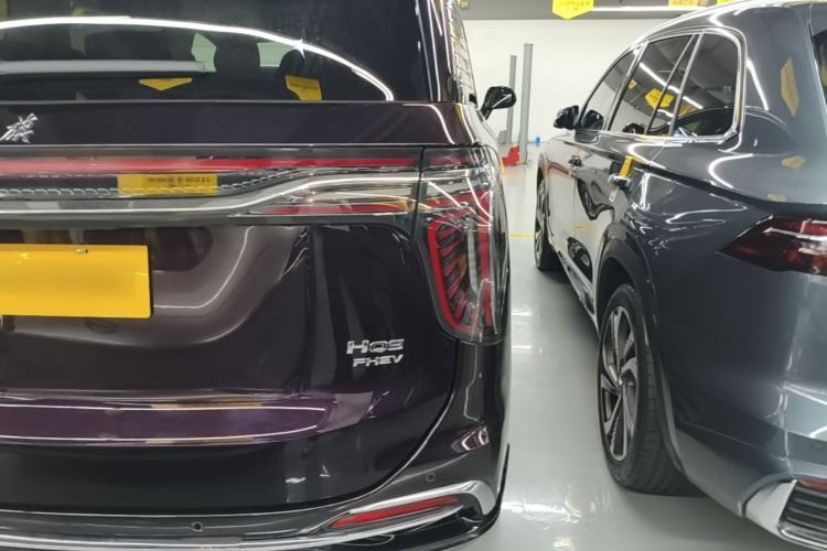 Used Hongqi HQ9 PHEV 2024 2.0T Four-Wheel Drive Luxury Edition Right Rear Taillight