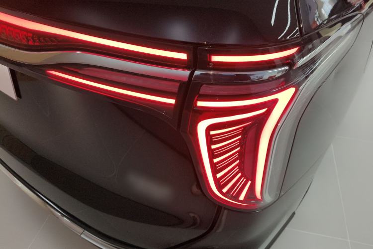 Used Hongqi HQ9 PHEV 2024 2.0T Four-Wheel Drive Business Edition Right Rear Taillight