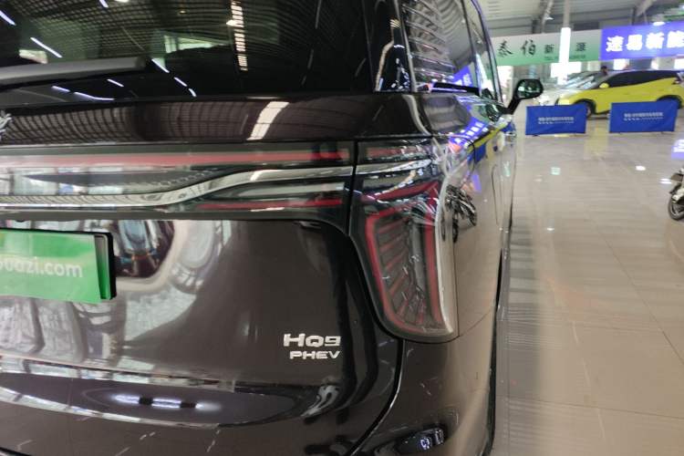 Used Hongqi HQ9 PHEV 2024 2.0T Four-Wheel Drive Luxury Edition Right Rear Taillight