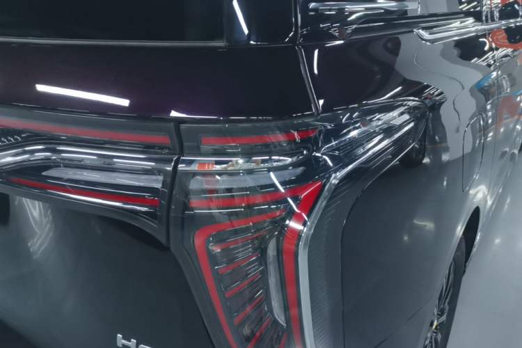 Used Hongqi HQ9 PHEV 2024 2.0T Four-Wheel Drive Business Edition Right Rear Taillight
