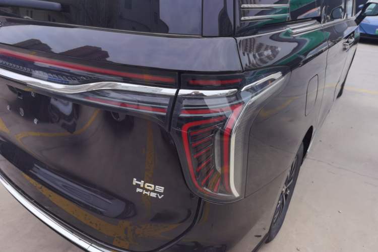 Used Hongqi HQ9 PHEV 2024 2.0T Four-Wheel Drive Business Edition Right Rear Taillight