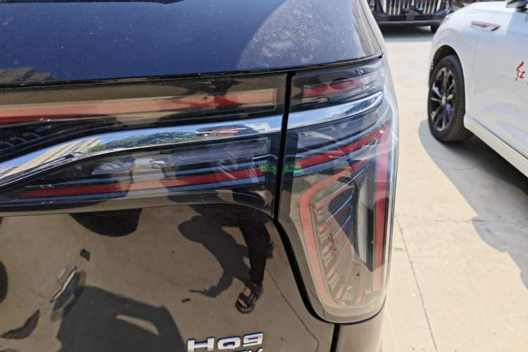 Used Hongqi HQ9 PHEV 2024 2.0T Four-Wheel Drive Business Edition Right Rear Taillight