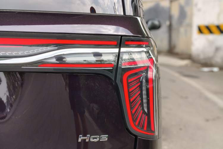 Used Hongqi HQ9 PHEV 2024 2.0T Four-Wheel Drive Luxury Edition Right Rear Taillight