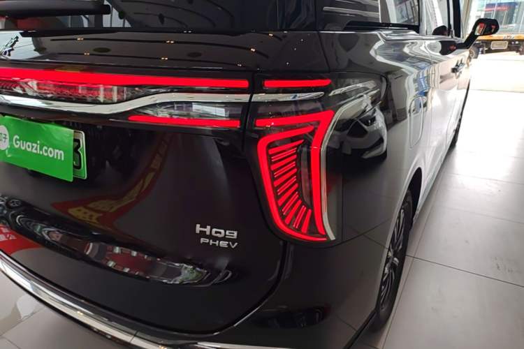 Used Hongqi HQ9 PHEV 2024 2.0T Four-Wheel Drive Luxury Edition Right Rear Taillight