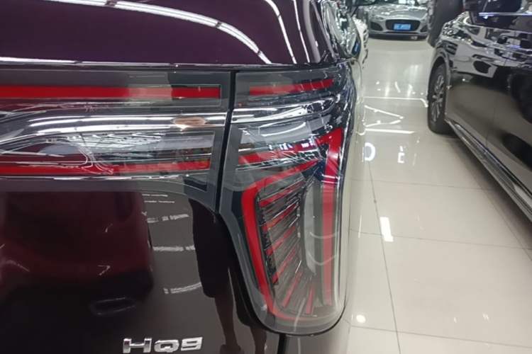 Used Hongqi HQ9 PHEV 2024 2.0T Four-Wheel Drive Luxury Edition Right Rear Taillight