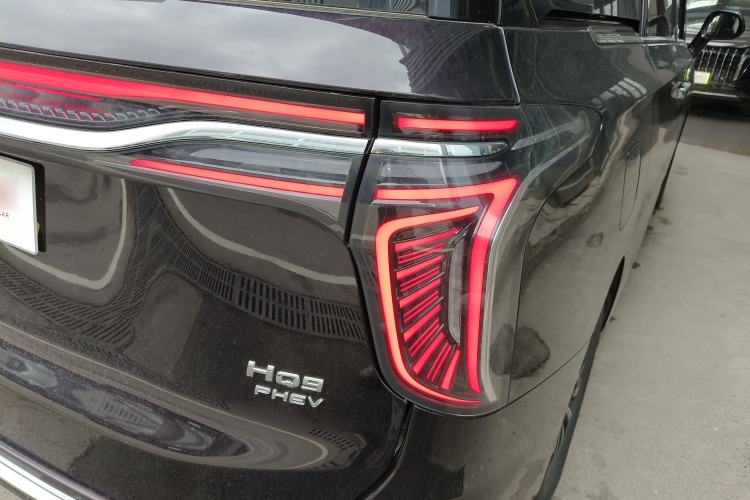 Used Hongqi HQ9 PHEV 2024 2.0T Four-Wheel Drive Business Edition Right Rear Taillight