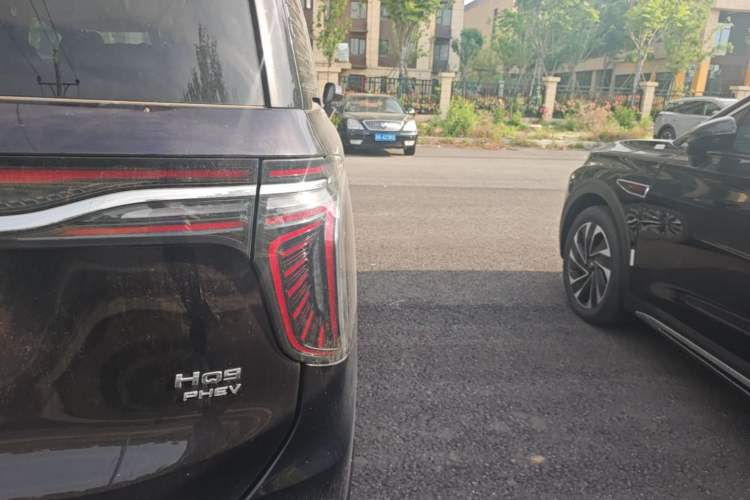 Used Hongqi HQ9 PHEV 2024 2.0T Four-Wheel Drive Business Edition Right Rear Taillight