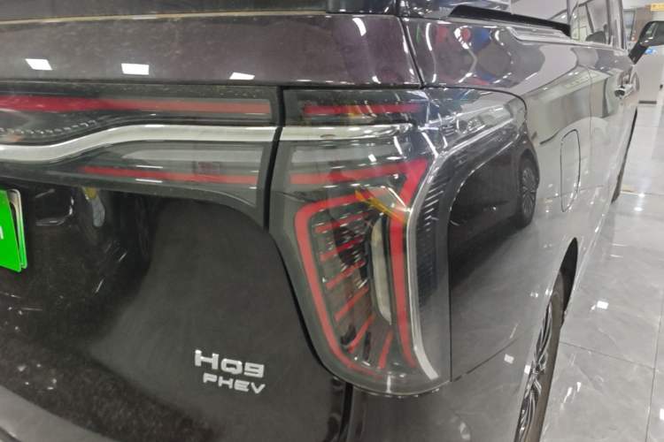 Used Hongqi HQ9 PHEV 2024 2.0T Four-Wheel Drive Business Edition Right Rear Taillight