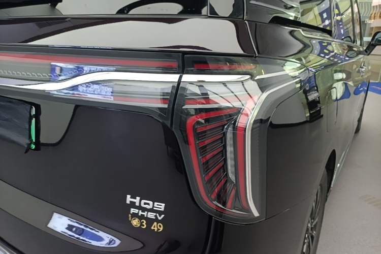 Used Hongqi HQ9 PHEV 2024 2.0T Four-Wheel Drive Business Edition Right Rear Taillight