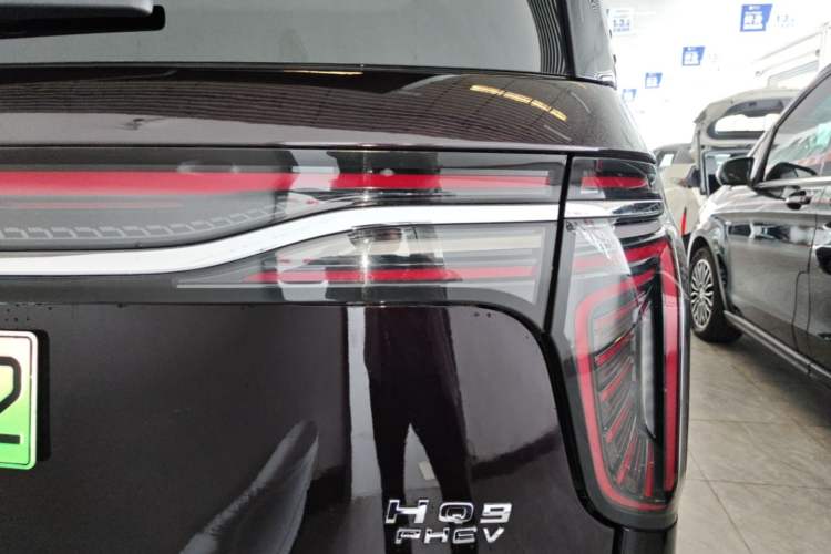 Used Hongqi HQ9 PHEV 2024 2.0T Four-Wheel Drive Luxury Edition Right Rear Taillight