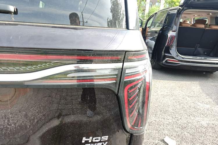 Used Hongqi HQ9 PHEV 2024 2.0T Four-Wheel Drive Business Edition Right Rear Taillight