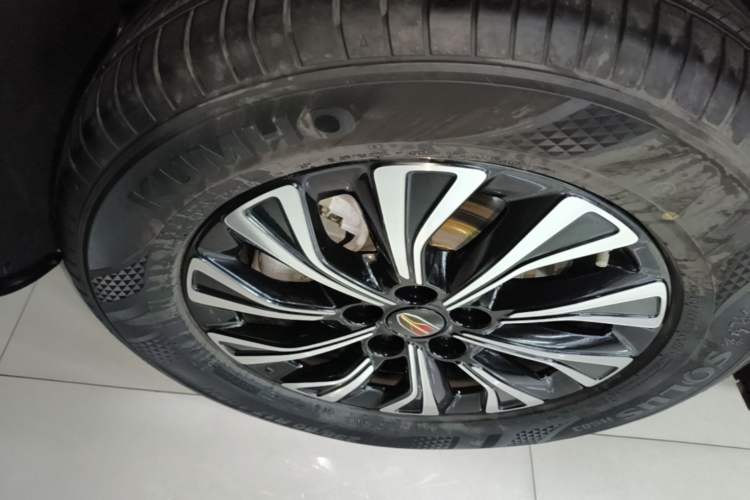 Used Hongqi HQ9 PHEV 2024 2.0T Four-Wheel Drive Luxury Edition Right Rear Wheel Hub
