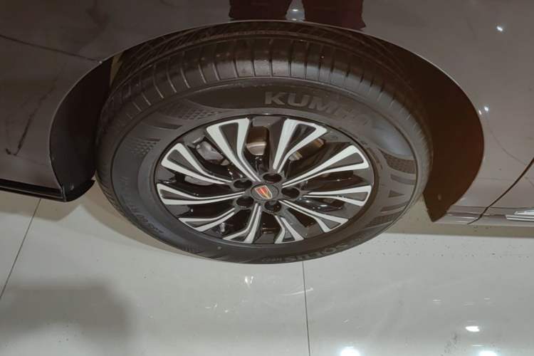 Used Hongqi HQ9 PHEV 2024 2.0T Four-Wheel Drive Luxury Edition Right Rear Wheel Hub