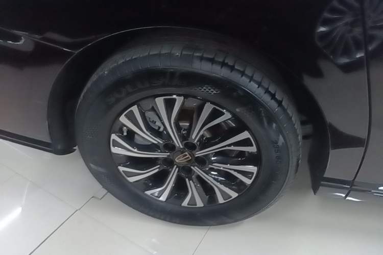 Used Hongqi HQ9 PHEV 2024 2.0T Four-Wheel Drive Luxury Edition Right Rear Wheel Hub