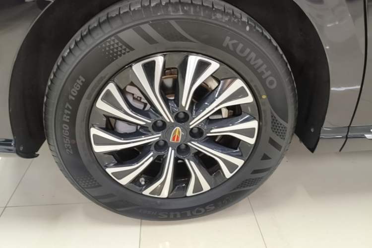 Used Hongqi HQ9 PHEV 2024 2.0T Four-Wheel Drive Luxury Edition Right Rear Wheel Hub