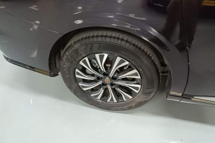 Used Hongqi HQ9 PHEV 2024 2.0T Four-Wheel Drive Luxury Edition Right Rear Wheel Hub