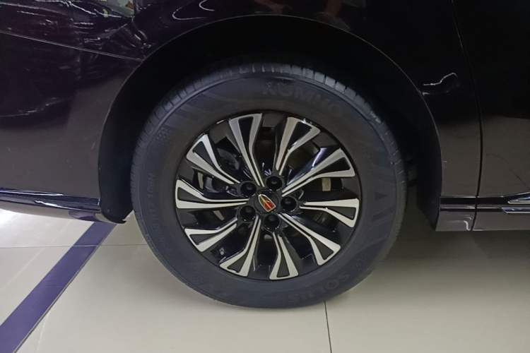 Used Hongqi HQ9 PHEV 2024 2.0T Four-Wheel Drive Business Edition Right Rear Wheel Hub
