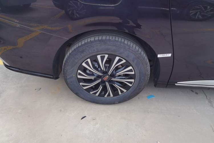 Used Hongqi HQ9 PHEV 2024 2.0T Four-Wheel Drive Business Edition Right Rear Wheel Hub