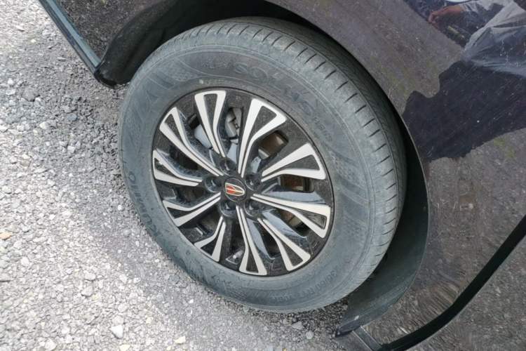 Used Hongqi HQ9 PHEV 2024 2.0T Four-Wheel Drive Business Edition Right Rear Wheel Hub