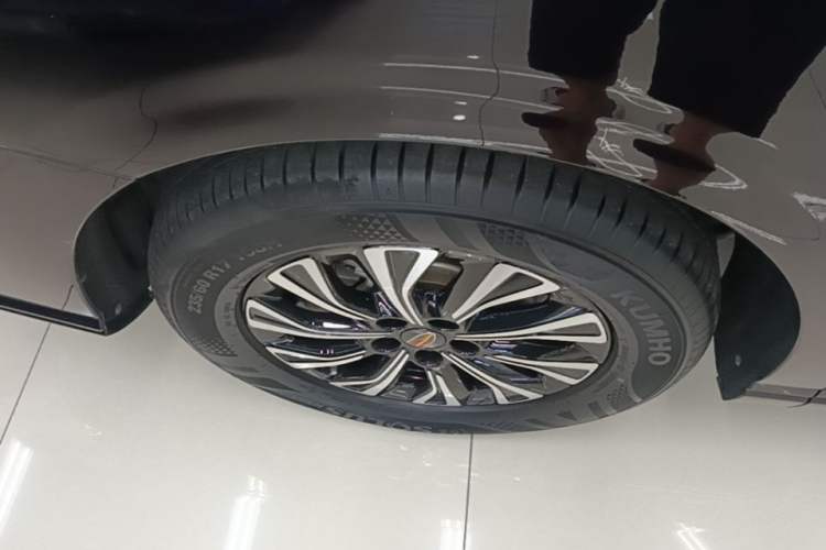 Used Hongqi HQ9 PHEV 2024 2.0T Four-Wheel Drive Luxury Edition Right Rear Wheel Hub