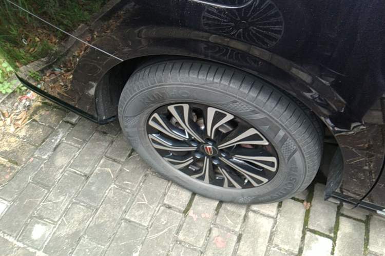 Used Hongqi HQ9 PHEV 2024 2.0T Four-Wheel Drive Luxury Edition Right Rear Wheel Hub