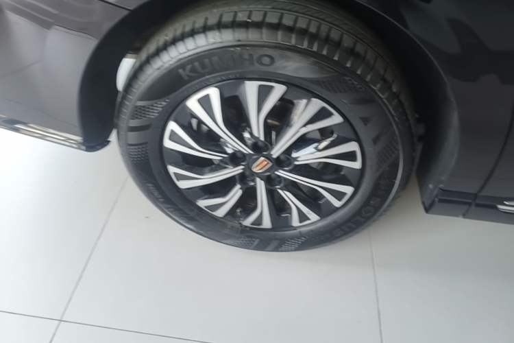 Used Hongqi HQ9 PHEV 2024 2.0T Four-Wheel Drive Luxury Edition Right Rear Wheel Hub