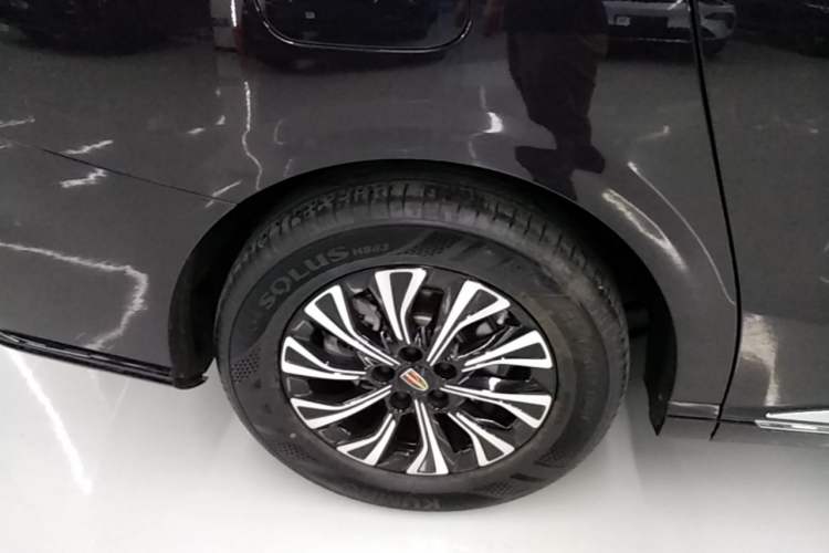 Used Hongqi HQ9 PHEV 2024 2.0T Four-Wheel Drive Luxury Edition Right Rear Wheel Hub