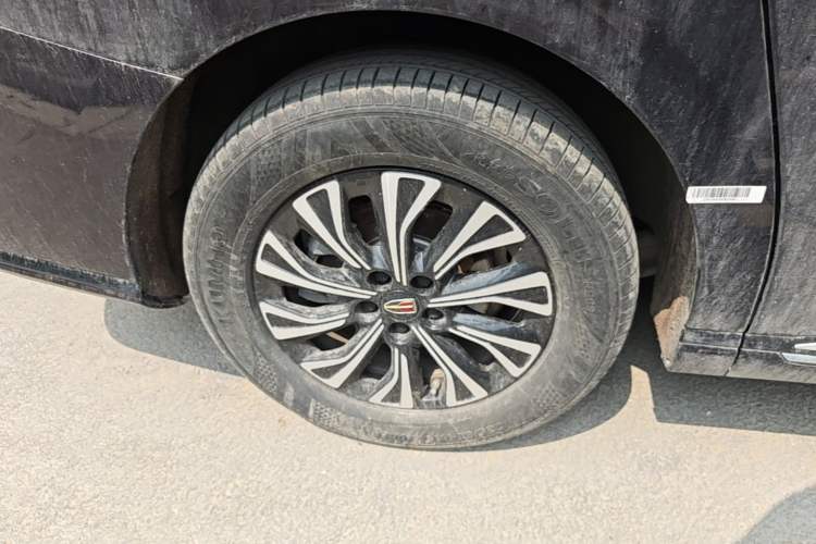 Used Hongqi HQ9 PHEV 2024 2.0T Four-Wheel Drive Business Edition Right Rear Wheel Hub