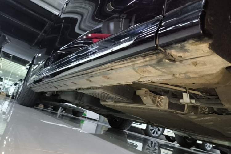 Used Hongqi HQ9 PHEV 2024 2.0T Four-Wheel Drive Luxury Edition Right Side Sill