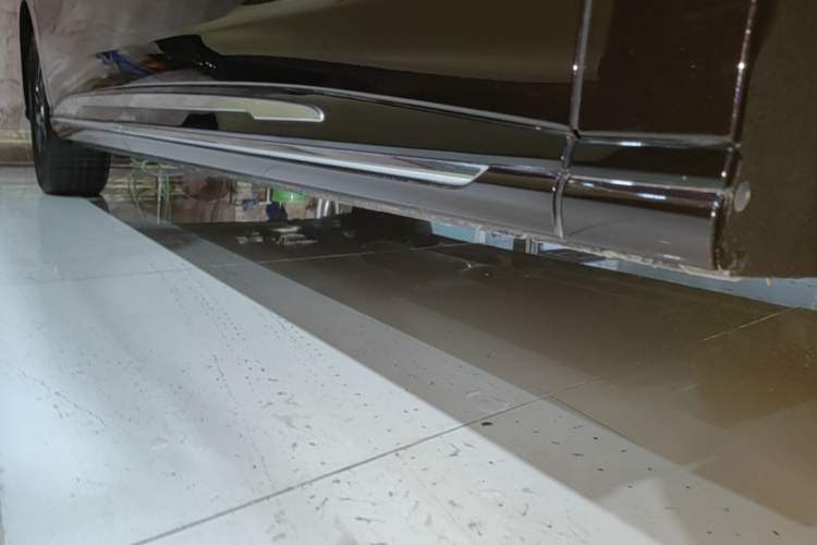 Used Hongqi HQ9 PHEV 2024 2.0T Four-Wheel Drive Luxury Edition Right Side Sill