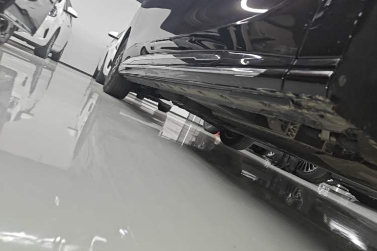 Used Hongqi HQ9 PHEV 2024 2.0T Four-Wheel Drive Luxury Edition Right Side Sill