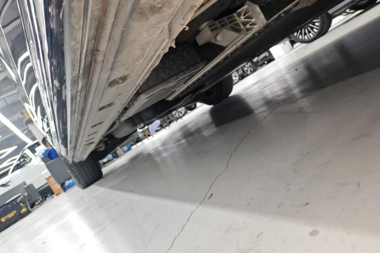 Used Hongqi HQ9 PHEV 2024 2.0T Four-Wheel Drive Luxury Edition Right Side Sill