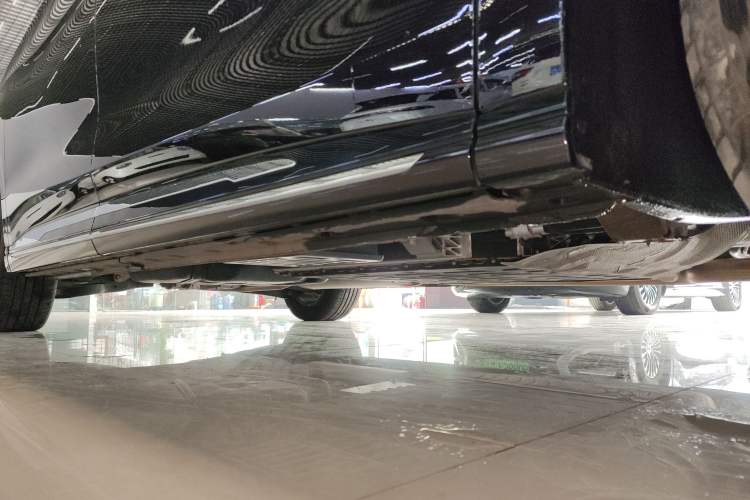 Used Hongqi HQ9 PHEV 2024 2.0T Four-Wheel Drive Luxury Edition Right Side Sill