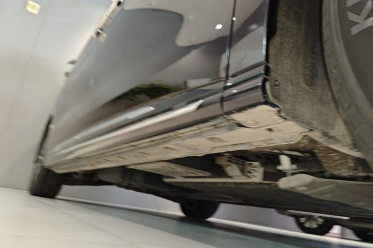 Used Hongqi HQ9 PHEV 2024 2.0T Four-Wheel Drive Business Edition Right Side Sill