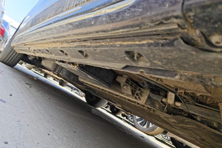 Used Hongqi HQ9 PHEV 2024 2.0T Four-Wheel Drive Business Edition Right Side Sill