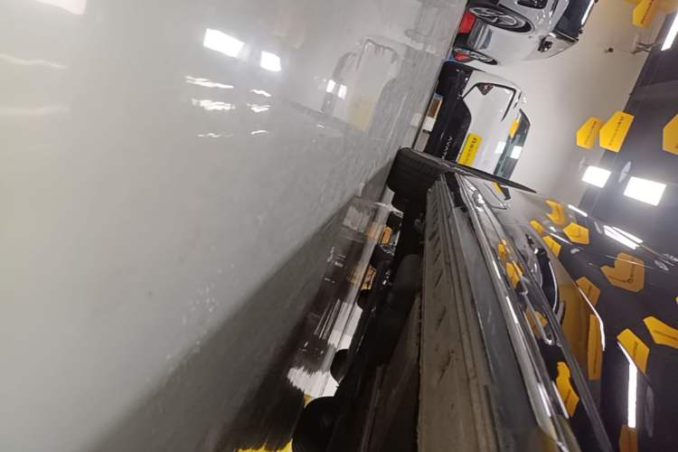 Used Hongqi HQ9 PHEV 2024 2.0T Four-Wheel Drive Luxury Edition Right Side Sill