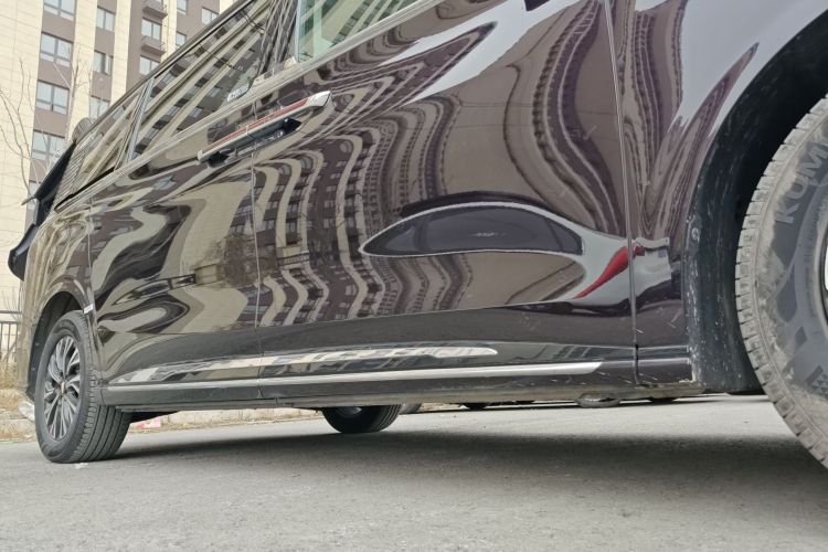 Used Hongqi HQ9 PHEV 2024 2.0T Four-Wheel Drive Luxury Edition Right Side Sill