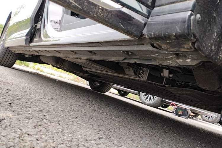 Used Hongqi HQ9 PHEV 2024 2.0T Four-Wheel Drive Business Edition Right Side Sill