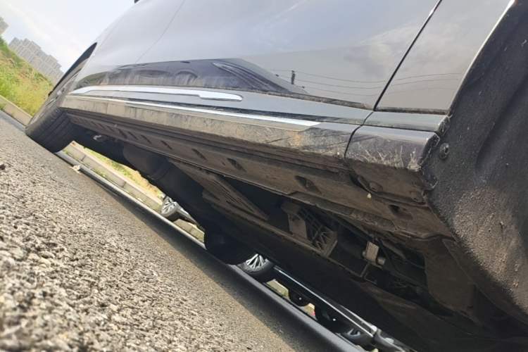 Used Hongqi HQ9 PHEV 2024 2.0T Four-Wheel Drive Business Edition Right Side Sill