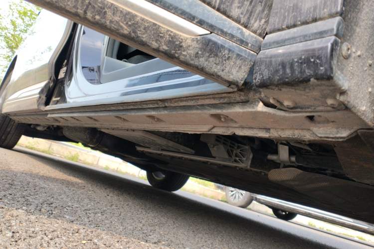 Used Hongqi HQ9 PHEV 2024 2.0T Four-Wheel Drive Business Edition Right Side Sill