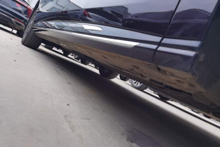 Used Hongqi HQ9 PHEV 2024 2.0T Four-Wheel Drive Business Edition Right Side Sill