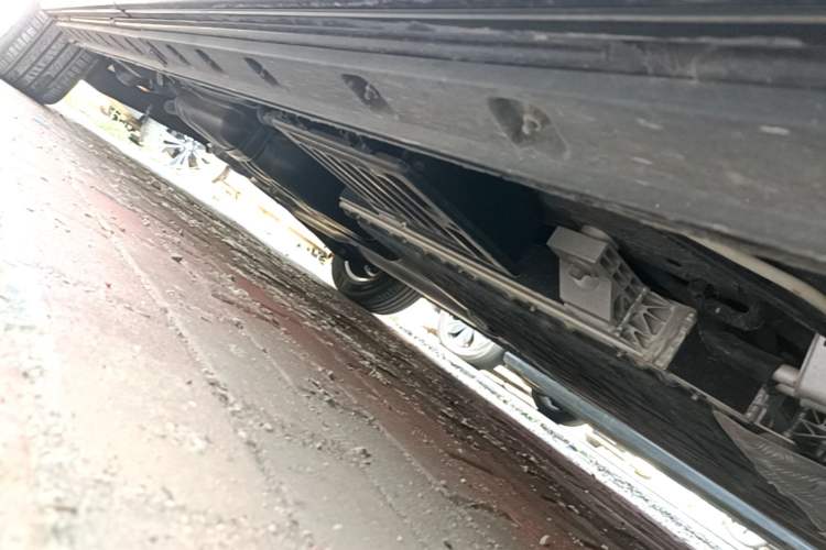 Used Hongqi HQ9 PHEV 2024 2.0T Four-Wheel Drive Luxury Edition Right Side Sill