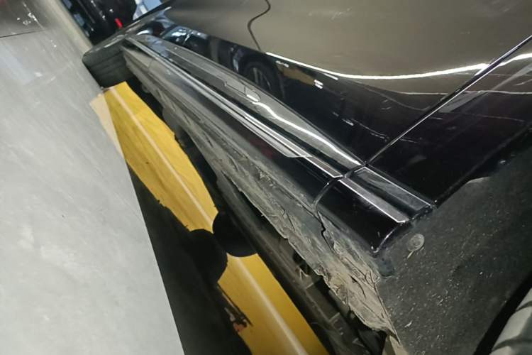 Used Hongqi HQ9 PHEV 2024 2.0T Four-Wheel Drive Luxury Edition Right Side Sill