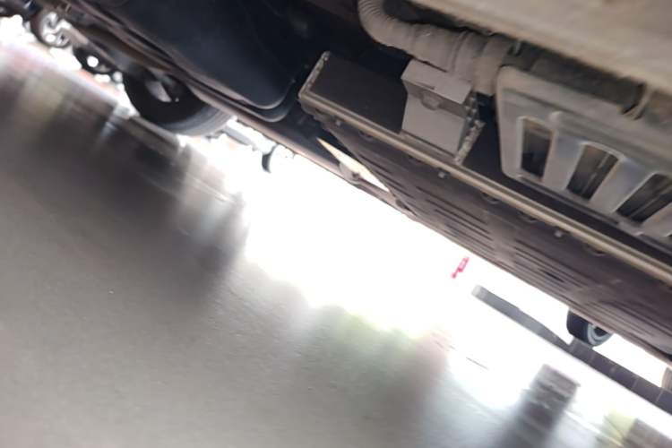 Used Hongqi HQ9 PHEV 2024 2.0T Four-Wheel Drive Luxury Edition Right Side Sill